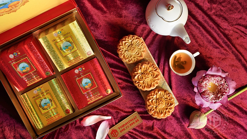 Bánh trung thu yến sào Khánh Hòa