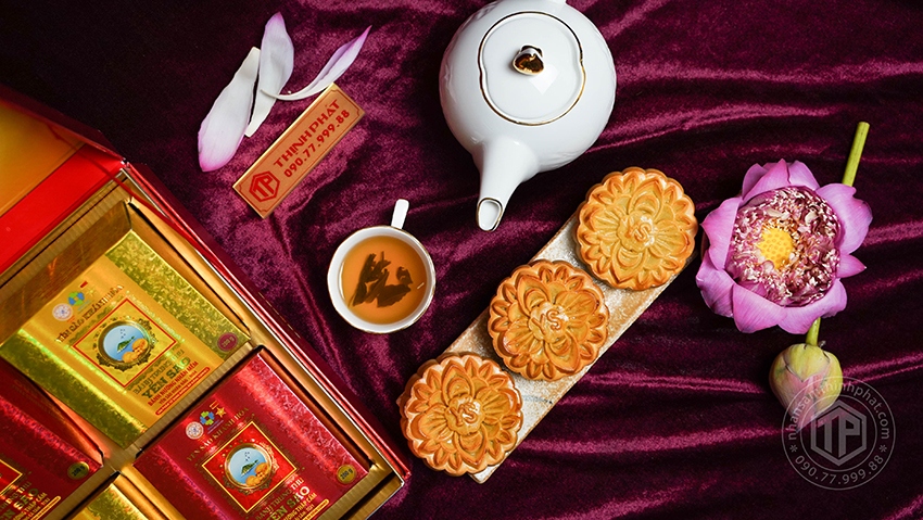 Bánh trung thu yến sào Khánh Hòa