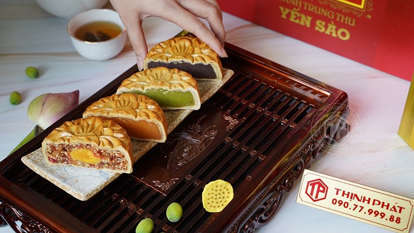 Bánh trung thu yến sào Khánh Hòa