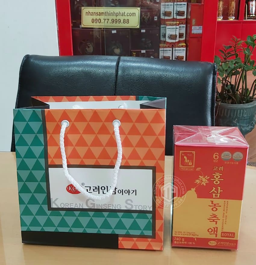 Cao hồng sâm Hàn Quốc Royal KGS cao cấp 240g