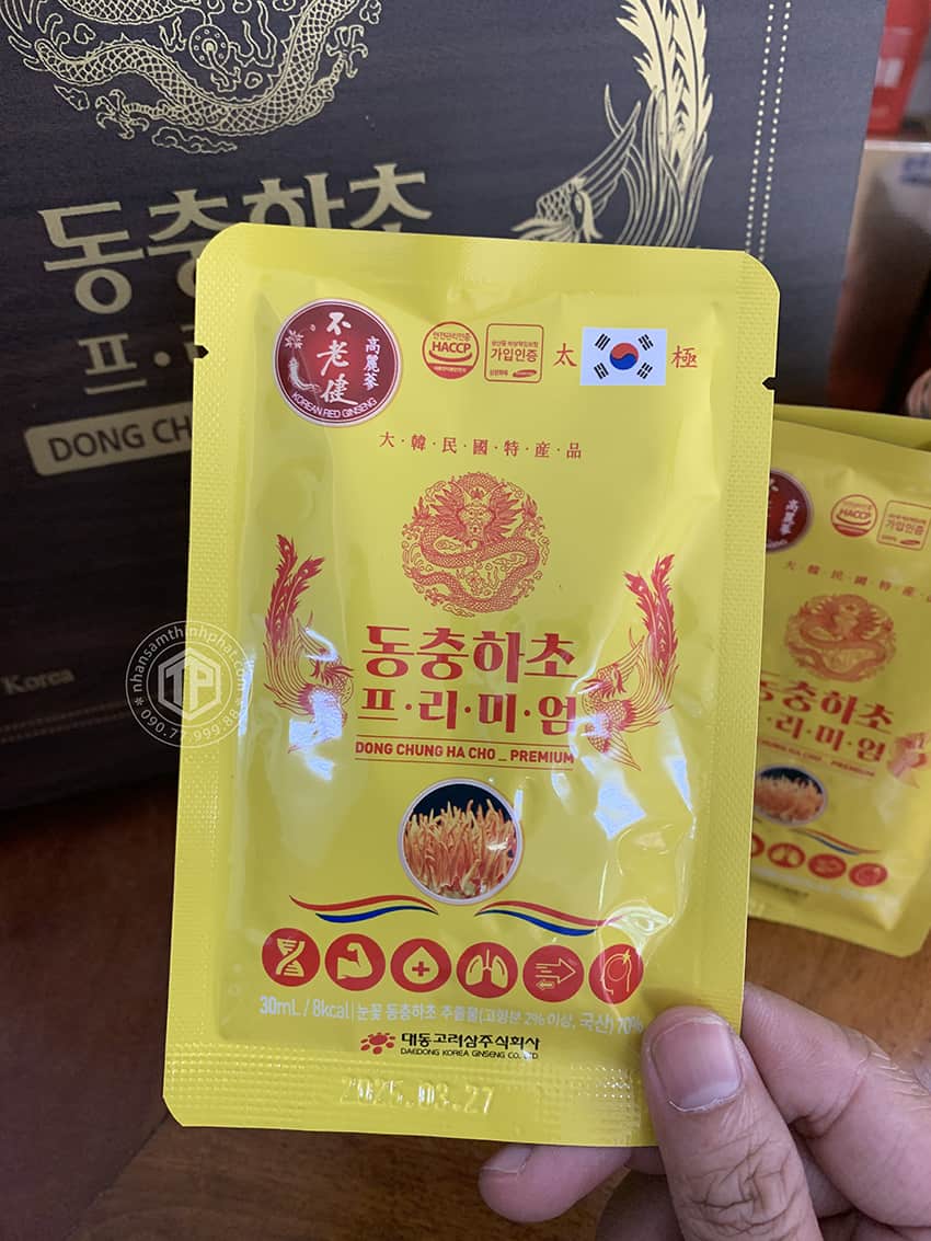Nước đông trùng hạ thảo Hàn Quốc hộp 60 gói